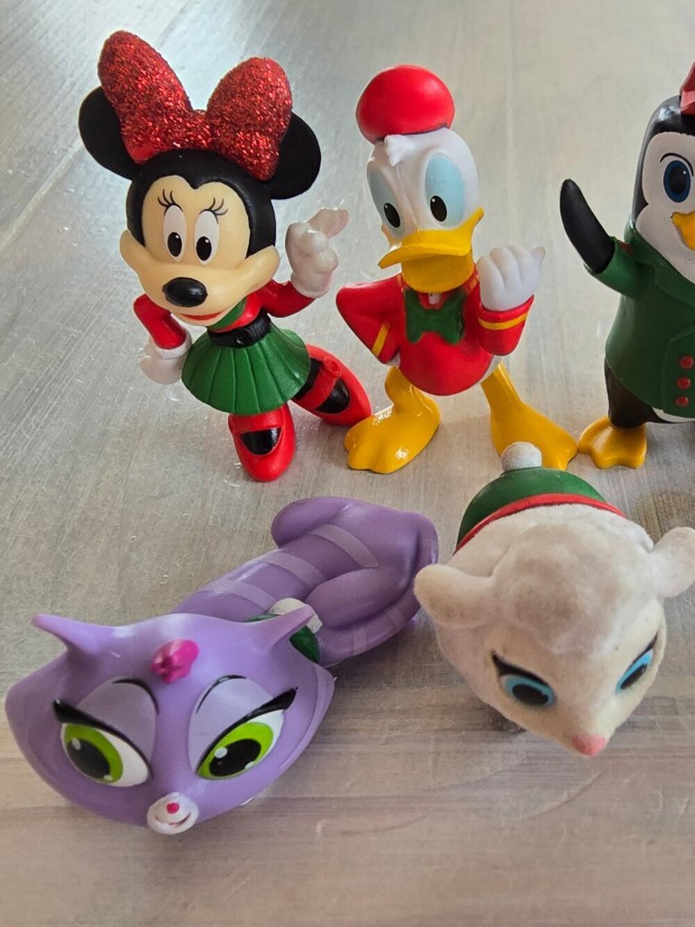 7 DISNEY Mini figures - Picture 2 of 6